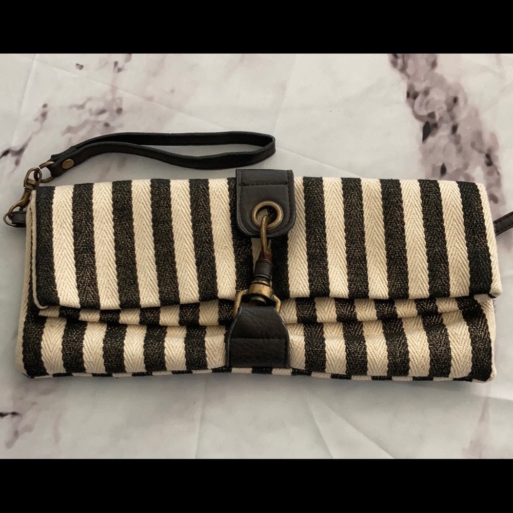 Fbric clutch/wristlet, black and oatmeal stripes